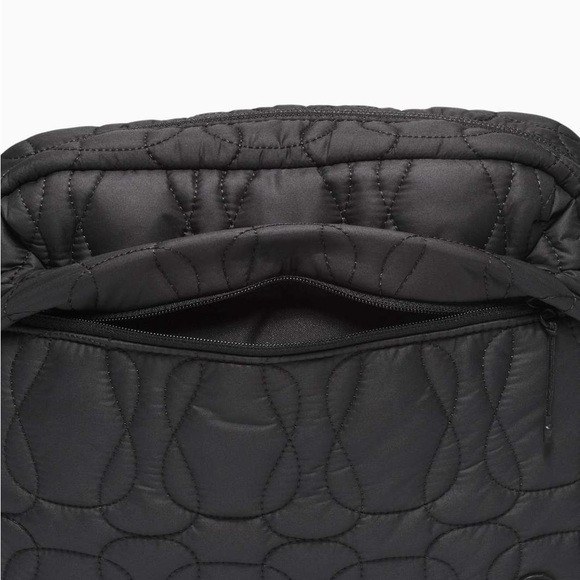 Lululemon Quilted Embrace Crossbody Bag - Picture 3 of 15